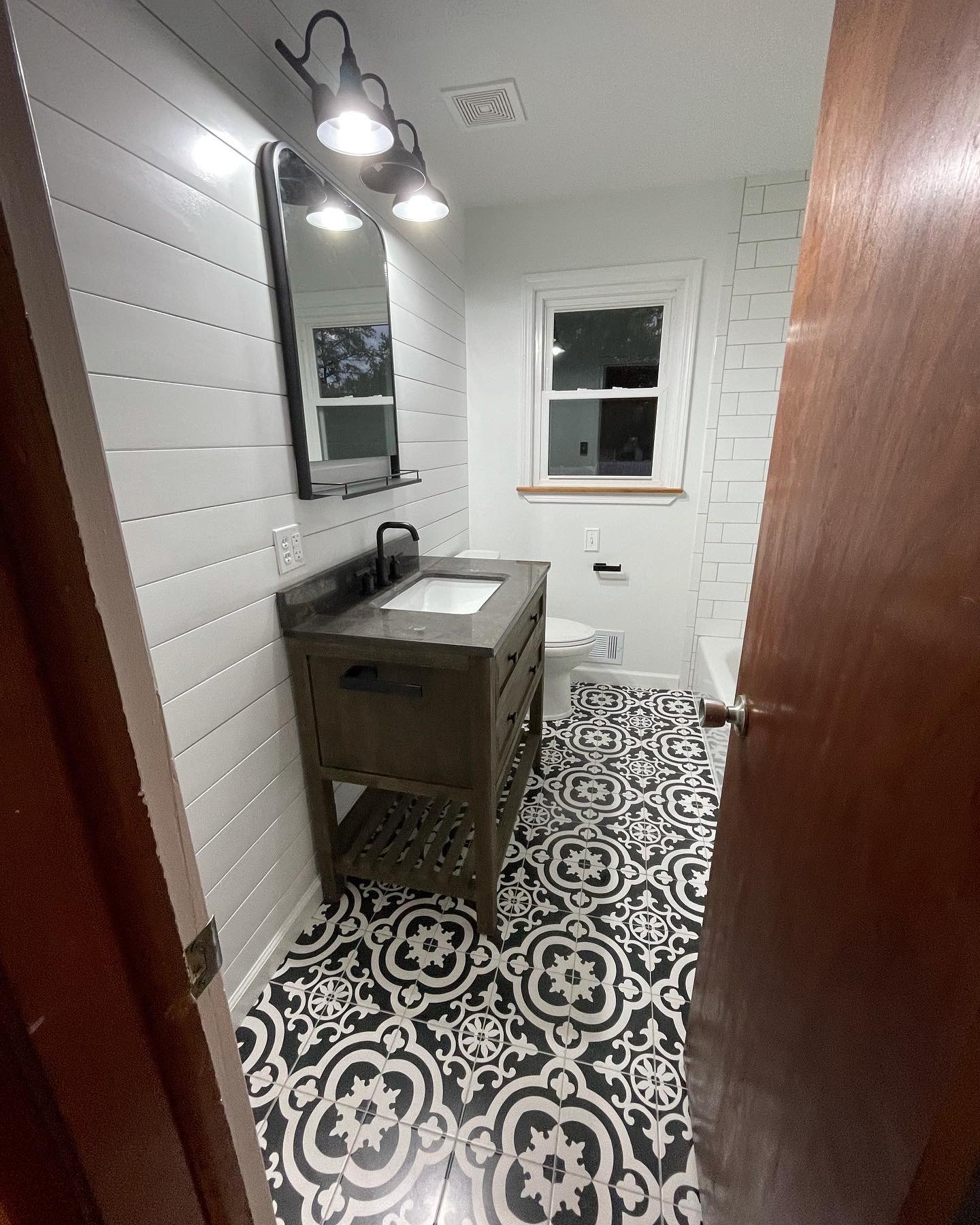 Full bathroom remodel Orland Park Frankfort Tinley Park New Lenox custom design premium materials IL