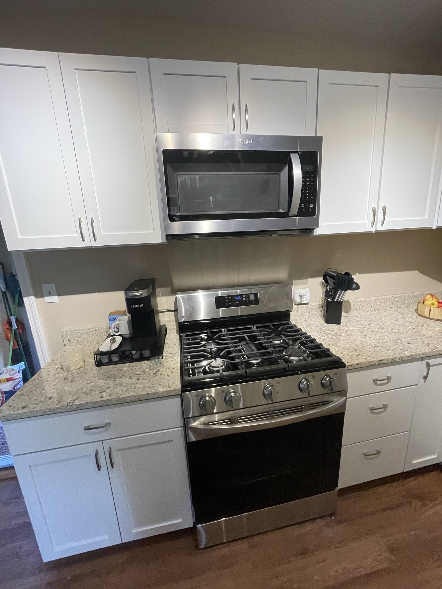Quartz countertops Joliet Bourbonnais Bradley Kankakee Manteno Shorewood durable surfaces IL