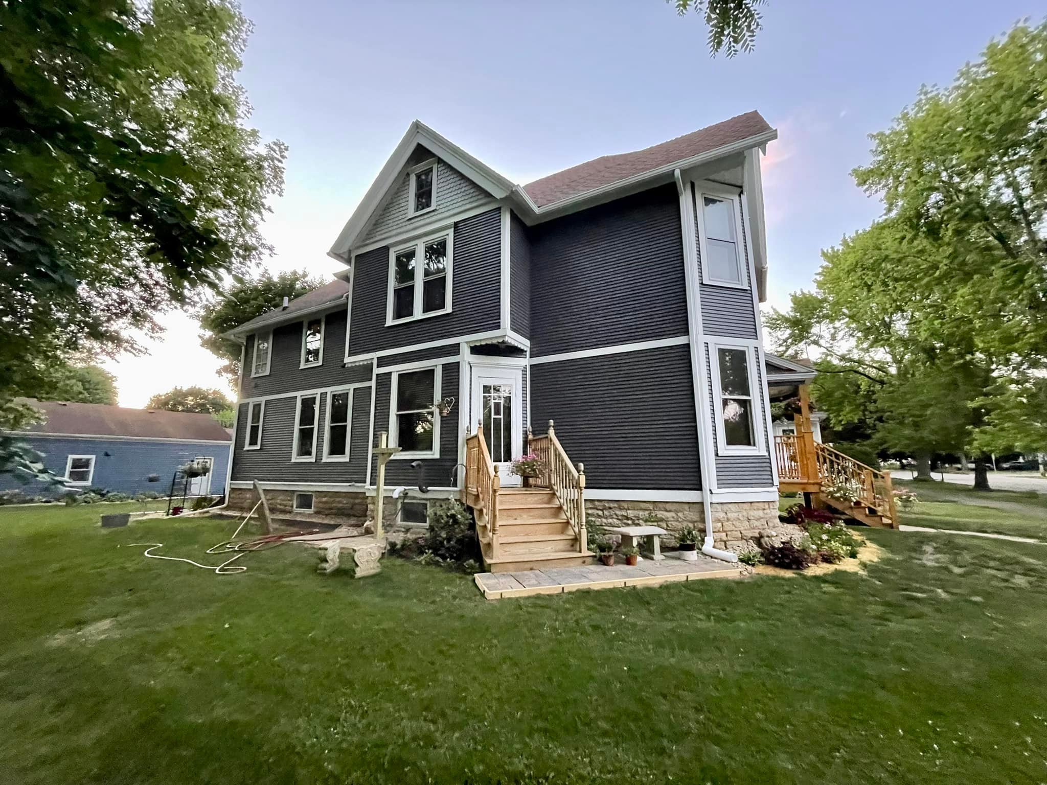 Residential exterior painting Momence St Anne Grant Park Herscher Chebanse Clifton Ashkum IL